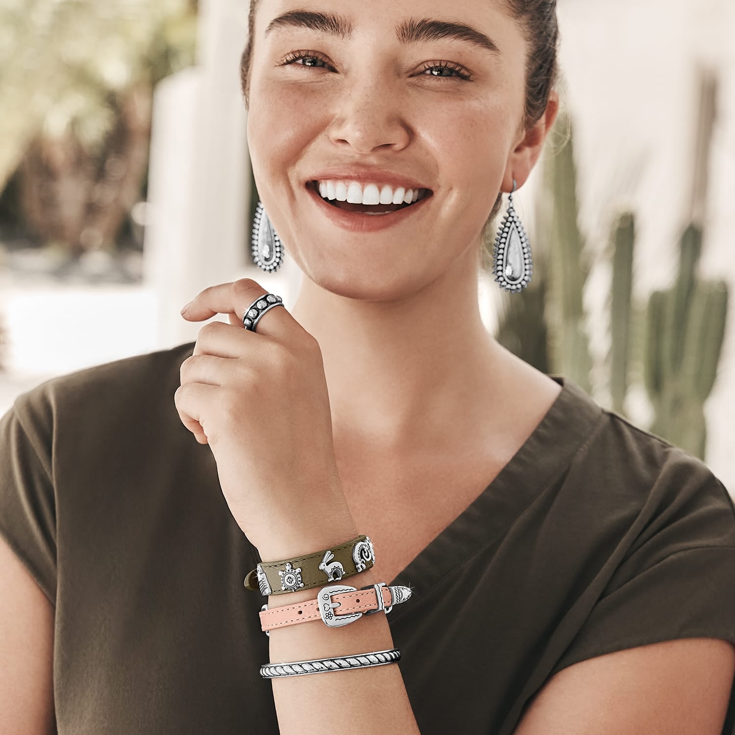 Desert Friends Bandit Bracelet olive 14