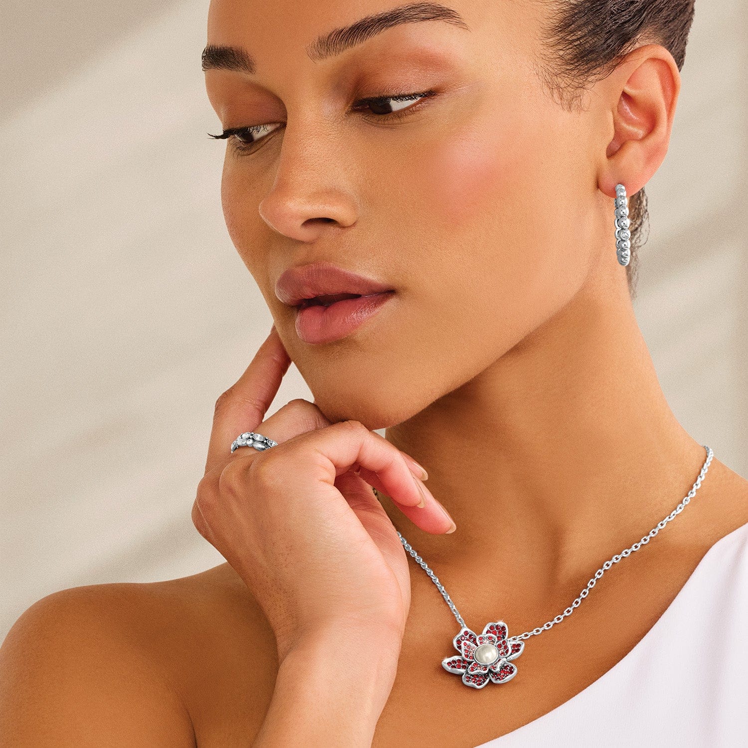 Everbloom Pearl Necklace silver-ruby 5