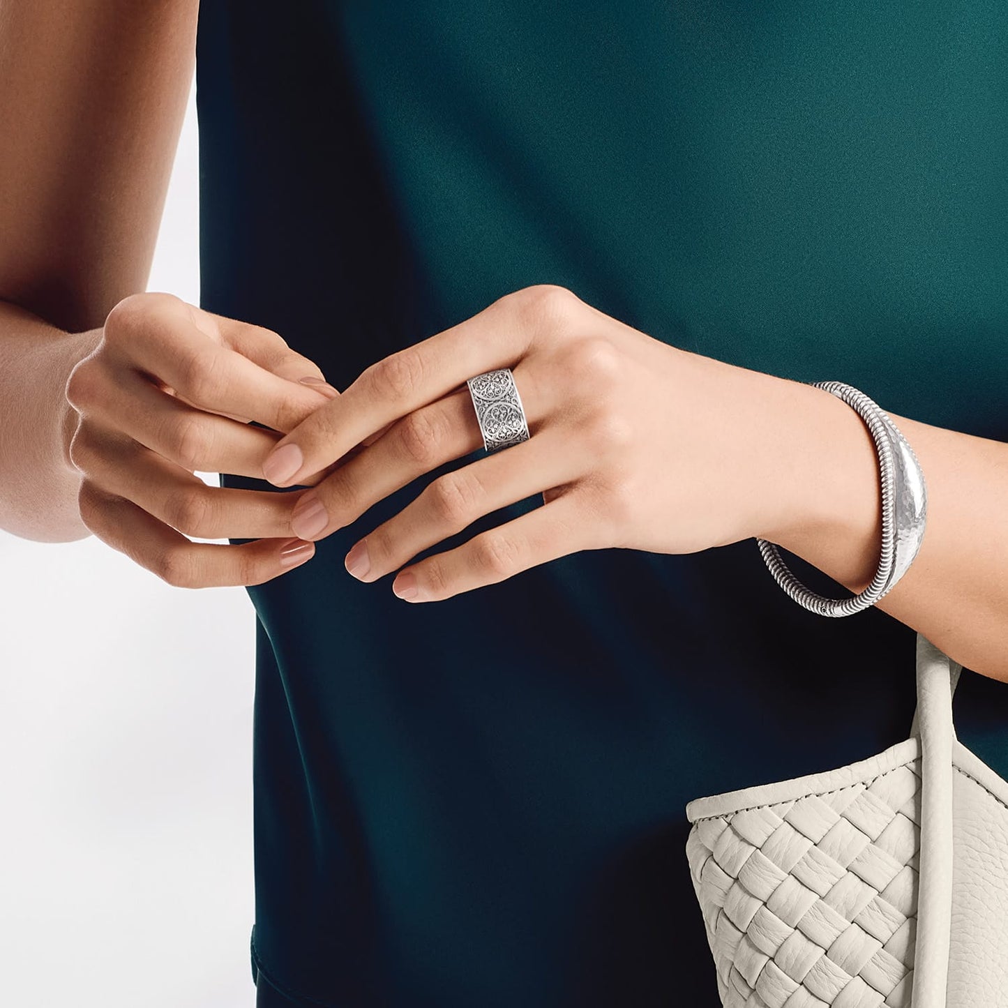 Ferrara Lacrima Hinged Bracelet