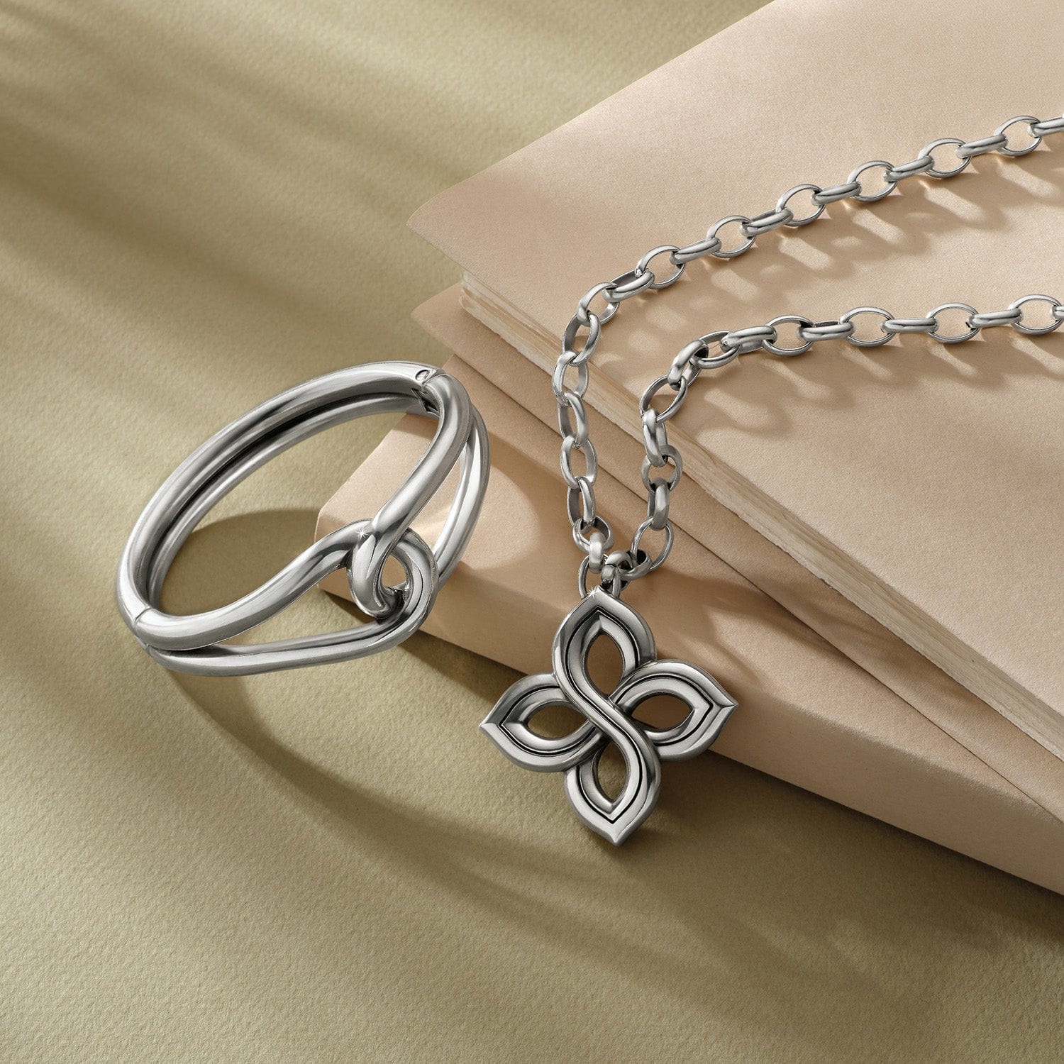 Interlok Floral Knot Bold Necklace - Brighton