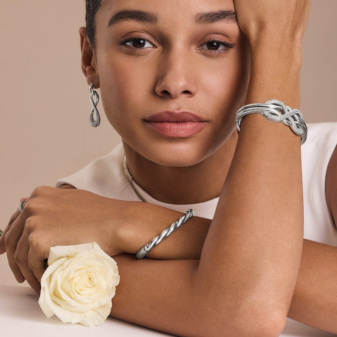 [Brighton] Interlok Single Knot Hinged Bangle - Gold main image 0