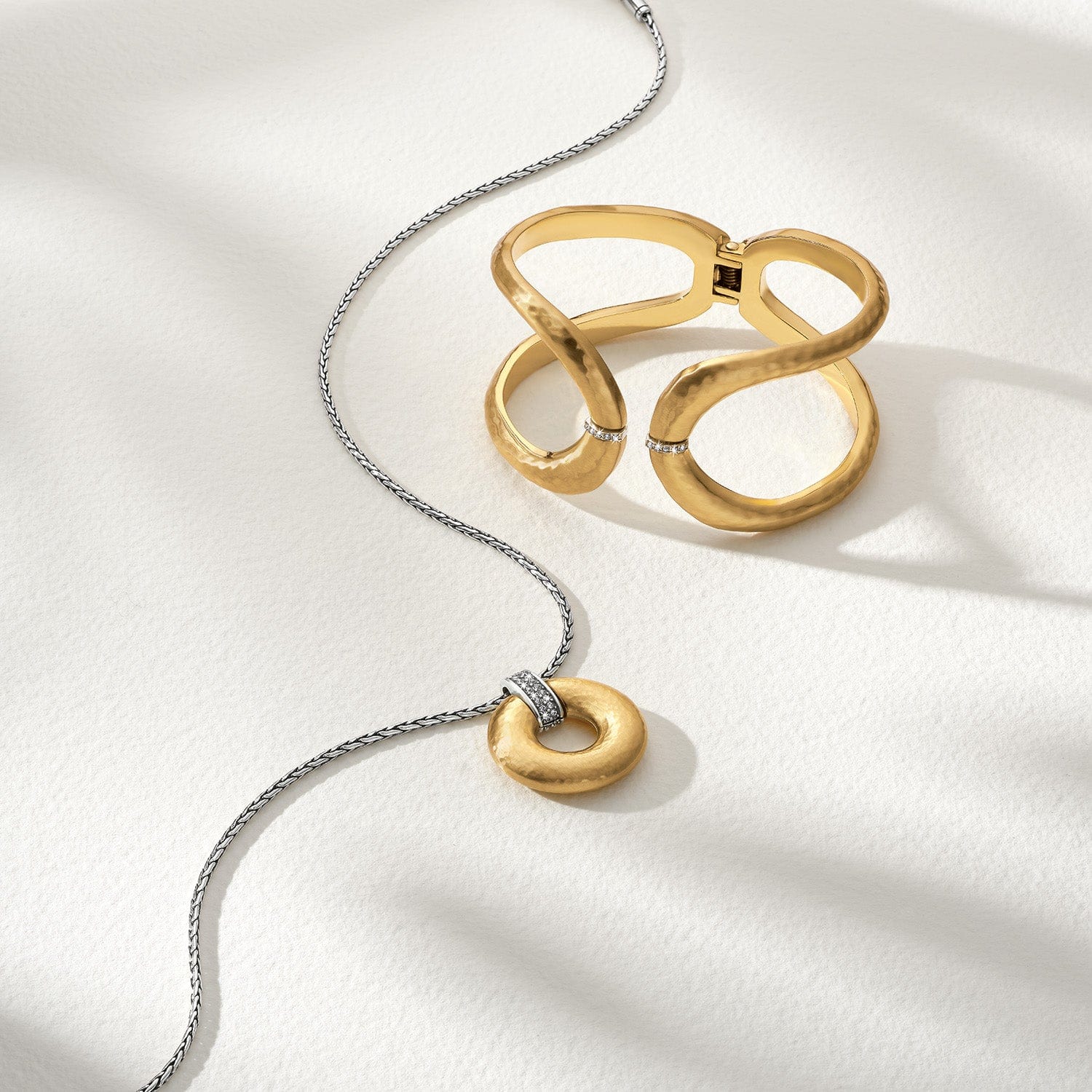Meridian Geo Open Hinged Bangle gold 4