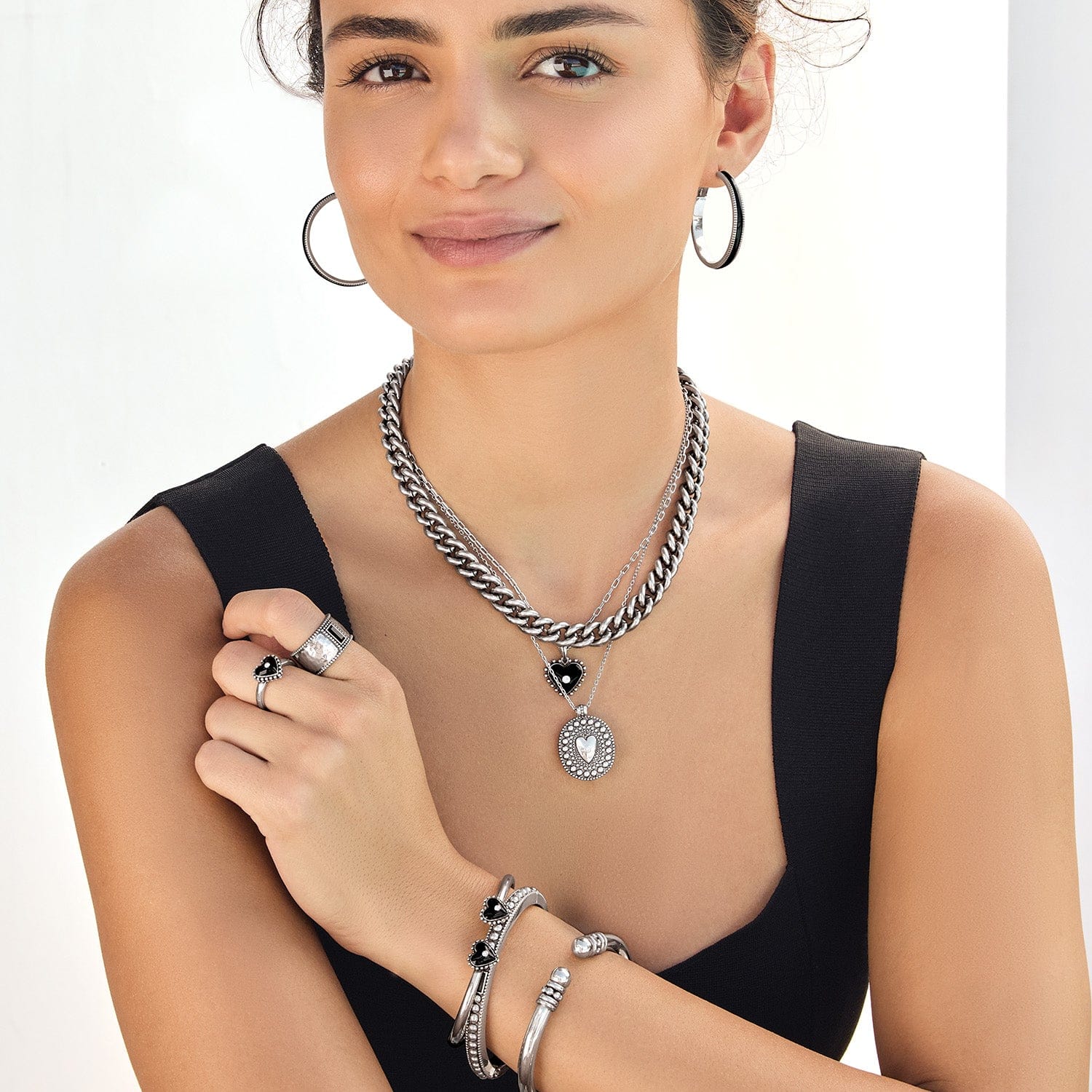 Pretty Tough Amour Heart Open Hinged Bangle silver-black 5