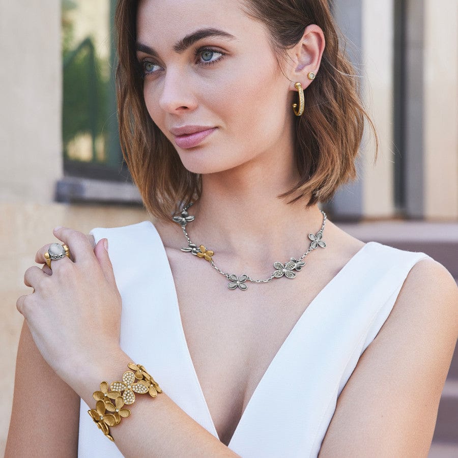 Petals necklace clearance