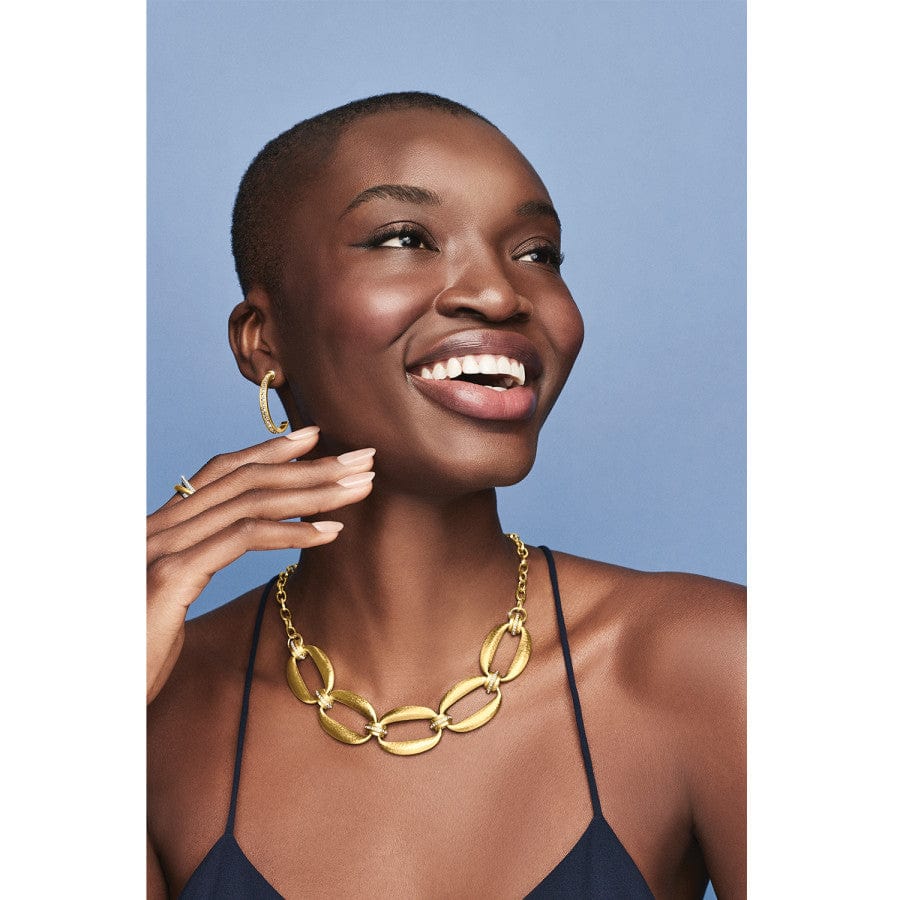 Meridian Lumens Collar Necklace